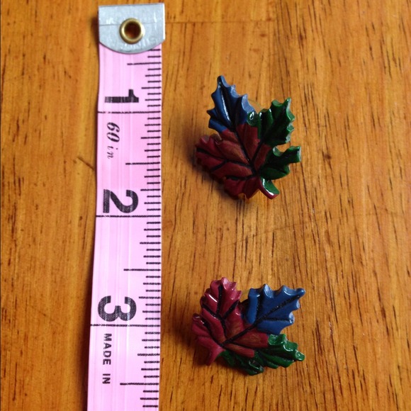 Autumn leaves hand painted stud earrings - Picture 3 of 3