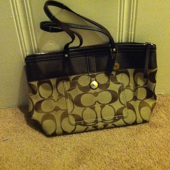 Authentic coach large purse in great condition