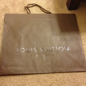 👍 Authentic LV paper shopping bag
