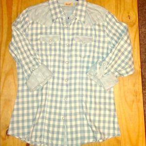 Wrangler pearl button up western shirt.