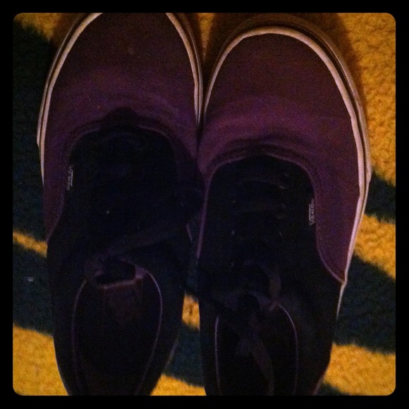 Vans - Picture 1 of 3