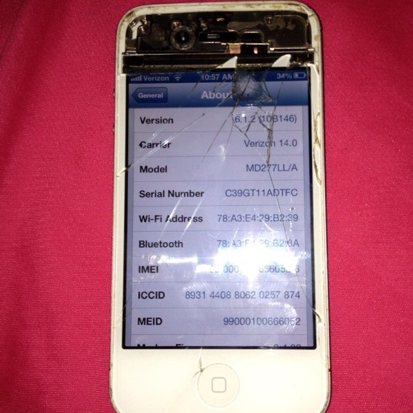 BADLY CRACKED IPHONE4S