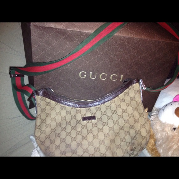 100% authentic gucci over the shoulder handbag