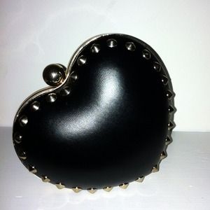 Fashion Finds & One Of A Kind 👠👗🎽👖👛