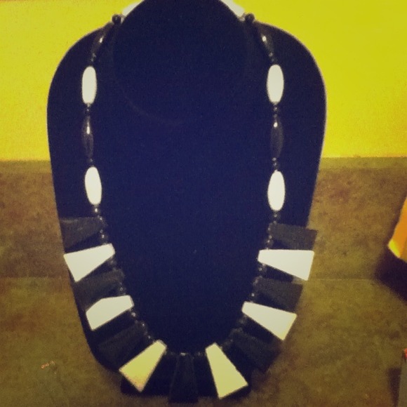 Black and white necklace