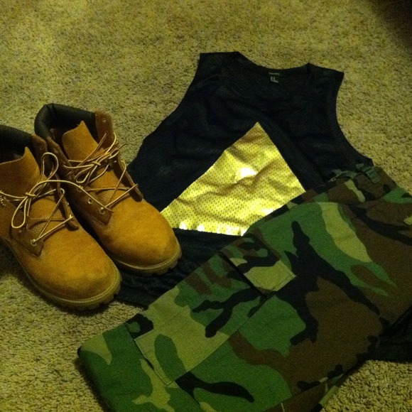 💥Timberland work boots 👢 size 7Y💥 [sz9inwomen]