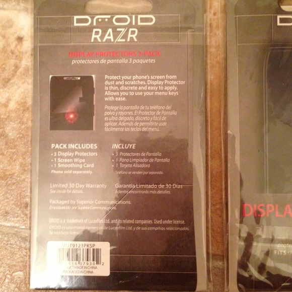 Droid Razr Display Protectors 3-pack - Picture 3 of 3