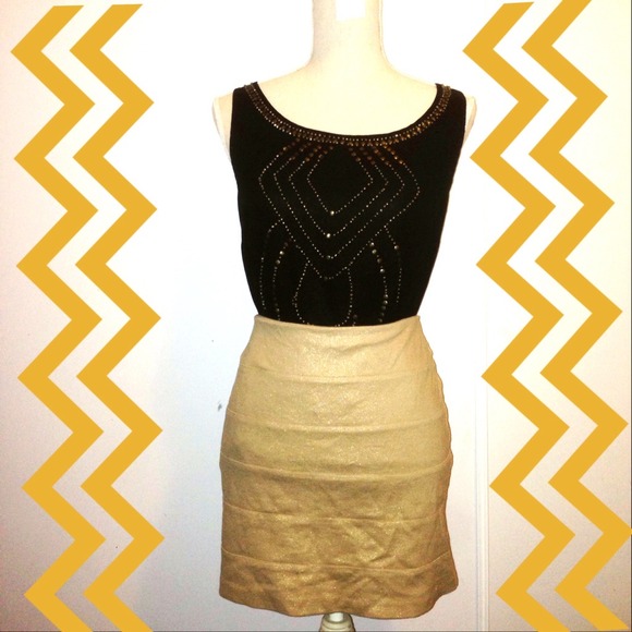 ✨Gold Sparkly Skirt✨