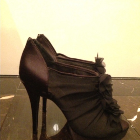 Shoes - Picture 2 of 2