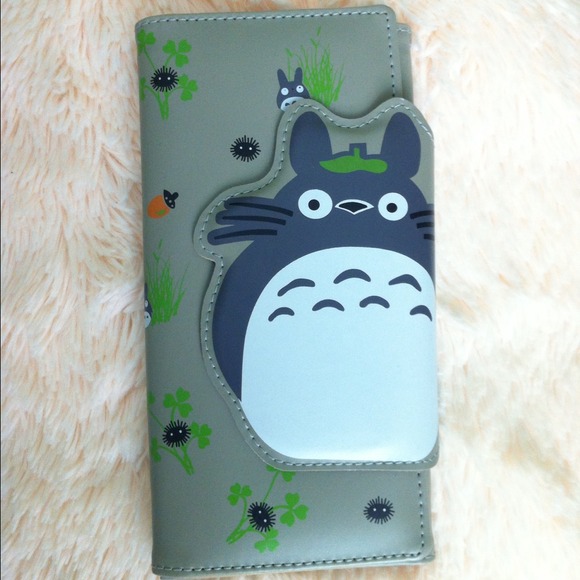 🍀 NWT Adorable Totoro Wallet