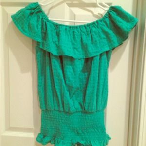 Green Shoulder-less Top