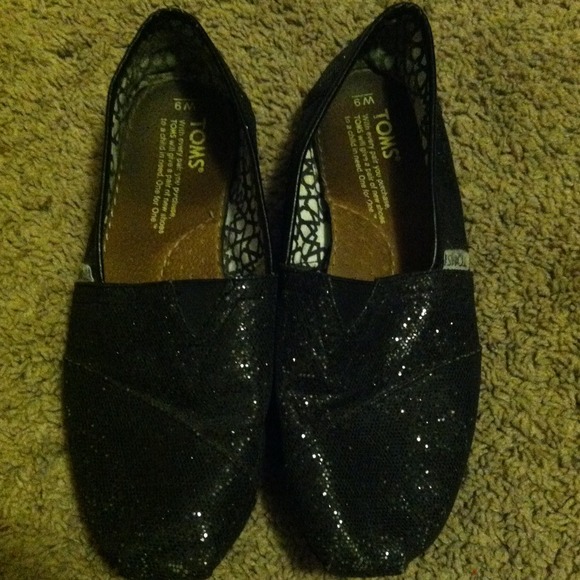 Black sparkly toms ✨