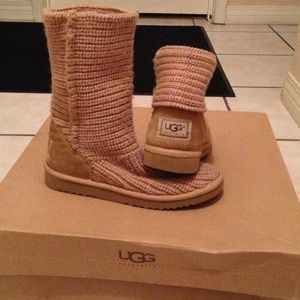 ❤️On HOLD for Stephanie❤️ light brown knit boots