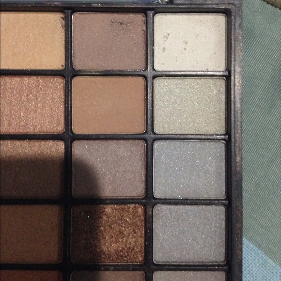 Ultimate eye shadow 😘 - Picture 3 of 3