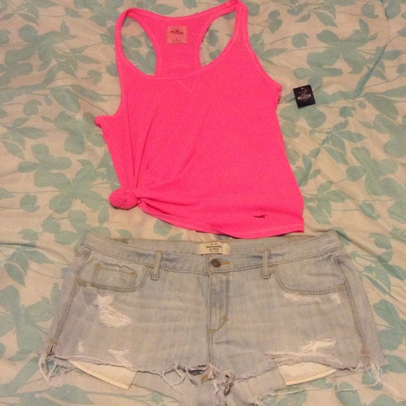 Abercrombie distressed shorts & Hollister pink top