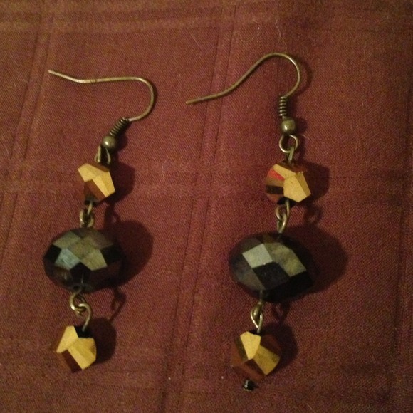 Glitzy dangling earrings - Picture 1 of 3