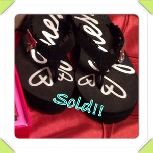 Guess Flip flops, SOLD!