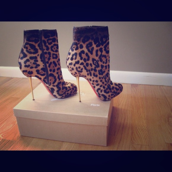 SOLD SOLD**Lovely Louboutin Leopards** - Picture 1 of 2