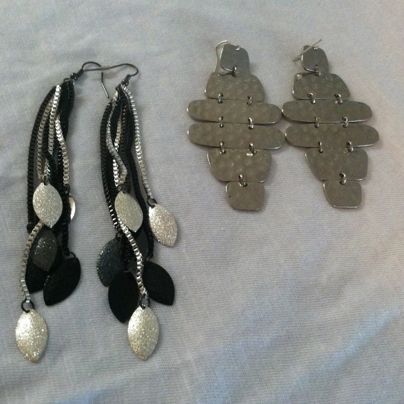 Earrings - Picture 1 of 3