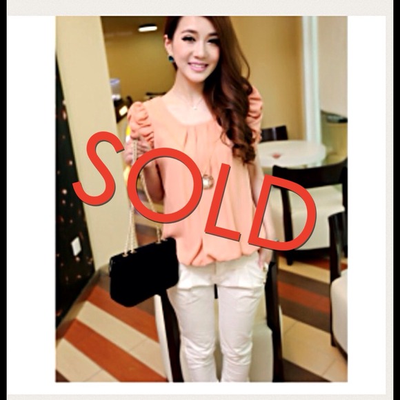 SOLD for @anuthu1982 bubble short sleeve shirt