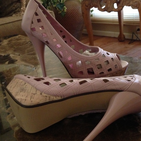 Shoes - Picture 2 of 3