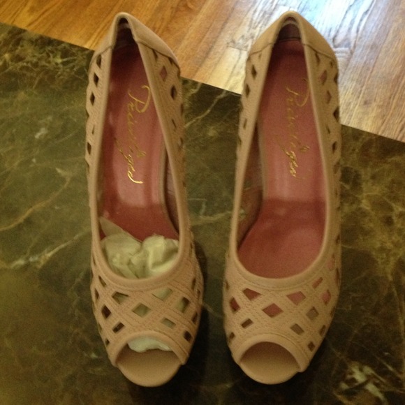 Shoes - Picture 3 of 3