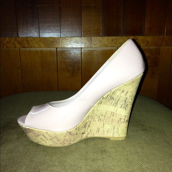 🌟 Reduced Pink Wedges - Picture 2 of 4