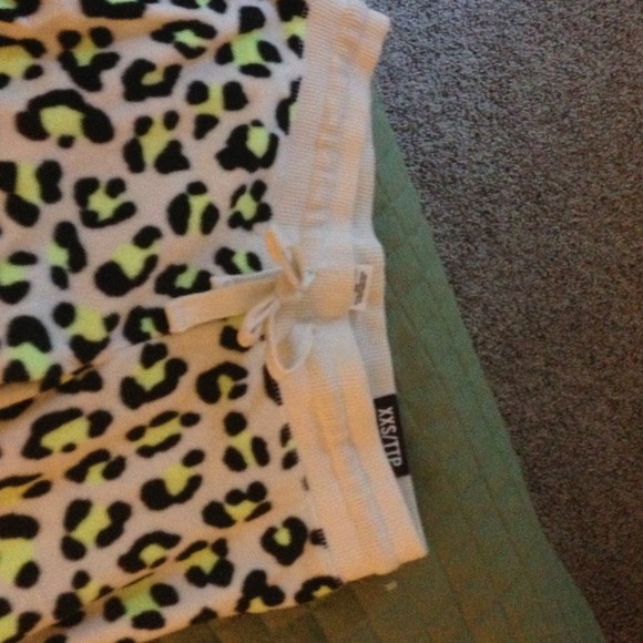 🚫sold🎉Host Pick🎉Aeropostale cheetah print pants - Picture 2 of 4