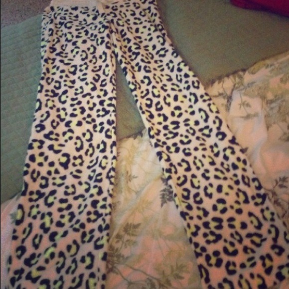 🚫sold🎉Host Pick🎉Aeropostale cheetah print pants - Picture 4 of 4