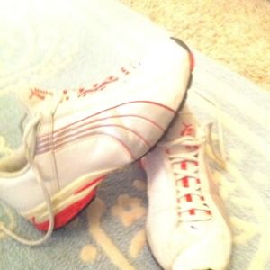 Puma tennis shoes 7 1/2