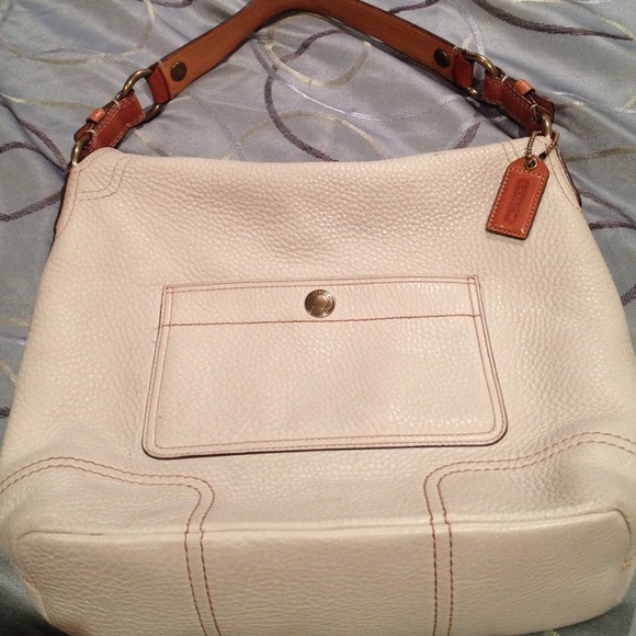 💥PriceDropped beautiful Coach leather