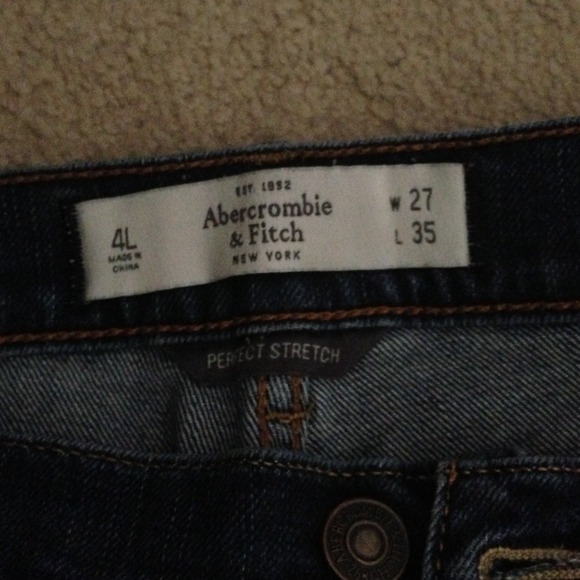 Abercrombie size 4 jeans - Picture 3 of 4