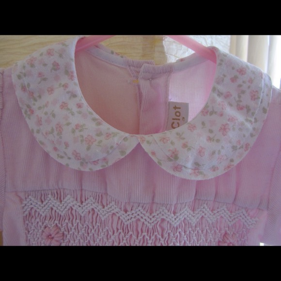 SOLD ON TOTSPOT!!!!! Smocked  girl dress - Picture 3 of 4