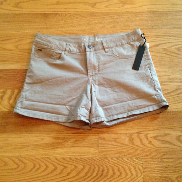 SOLD !! Joe's  jean shorts khaki