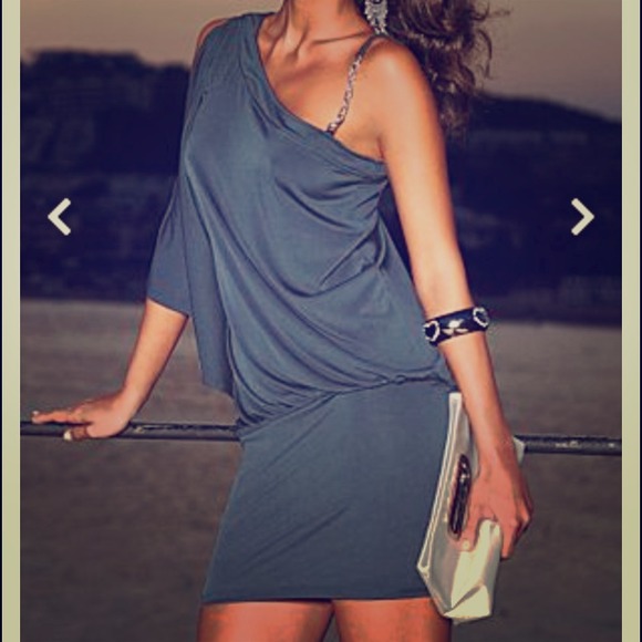 ❗️SOLD❗️🚫Off shoulder dress