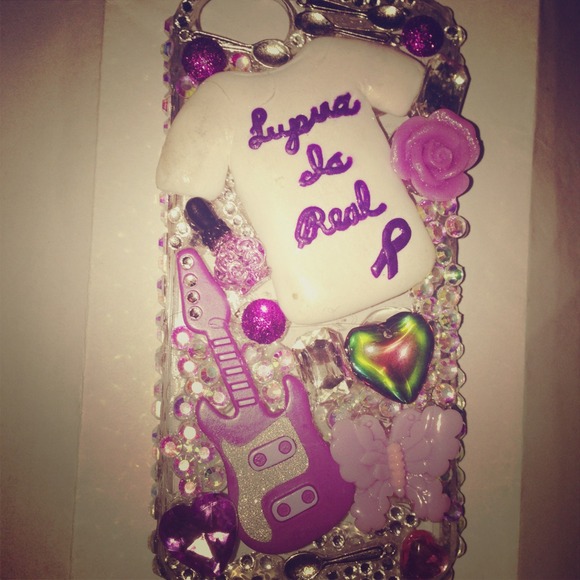 A custom made iphone5 Lupus Awareness case