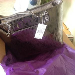 In ❤❤ with this bag I jus received. NOT FOR SALE!!