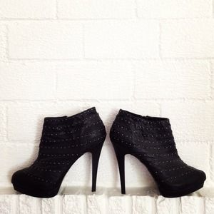 Zigi Soho black studded spike platform heels 10