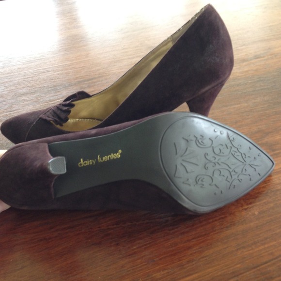 Suede brown 2in heels - Picture 3 of 3