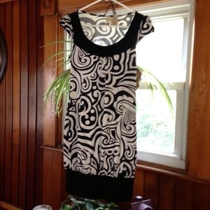 🌟 Reduced Black & White Print Dress