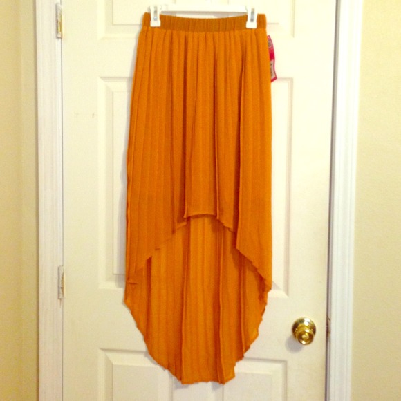 Mustard yellow hi-lo skirt