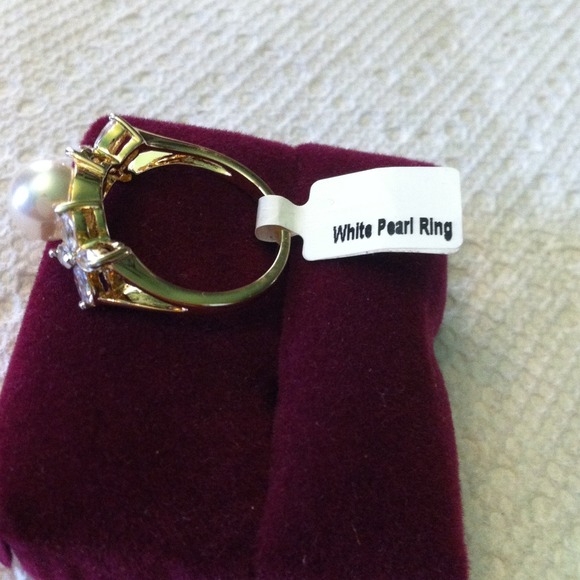 Real pearl and C Z ring. - Picture 4 of 4