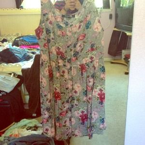 Flowery gray dress