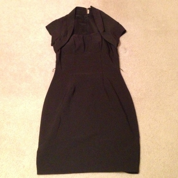 Black fitted dress - Picture 1 of 3