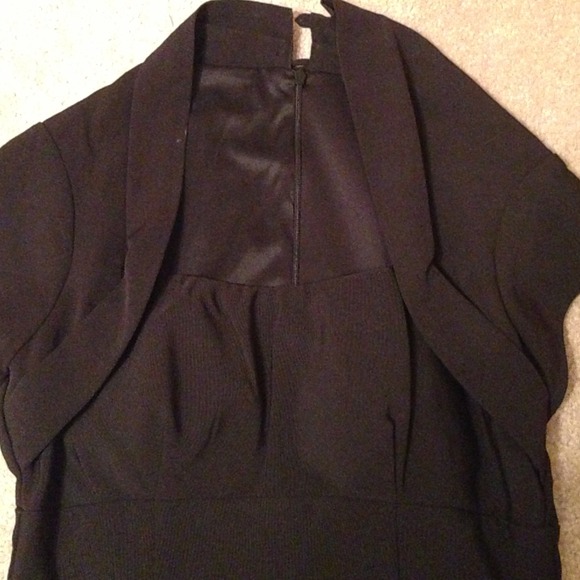 Black fitted dress - Picture 2 of 3