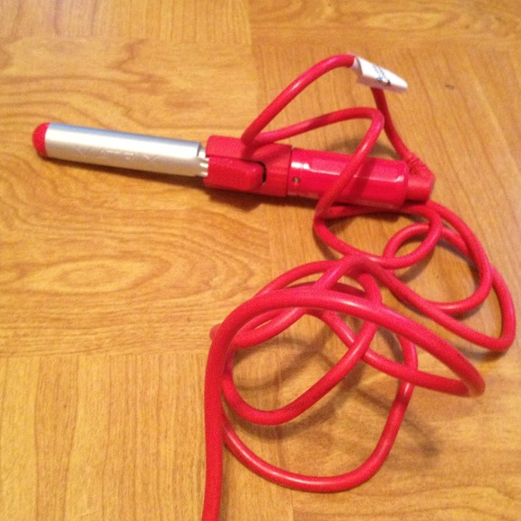 Matrix mini curling iron.