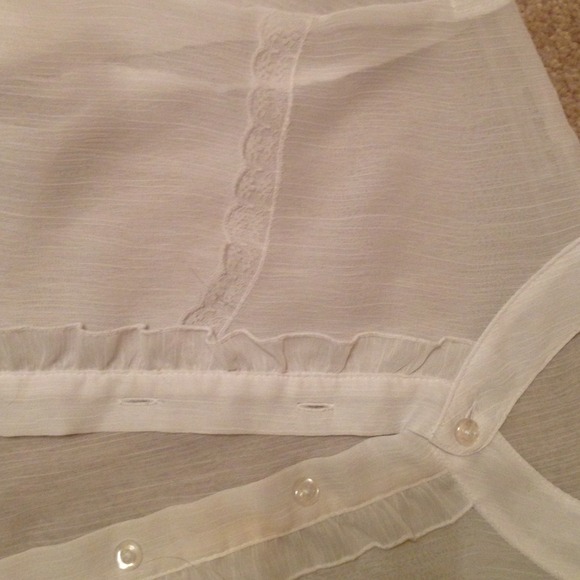 Sheer white top - Picture 2 of 2