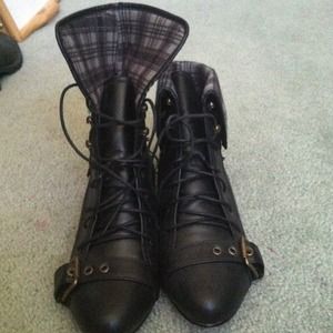 Yoki Folded Boots