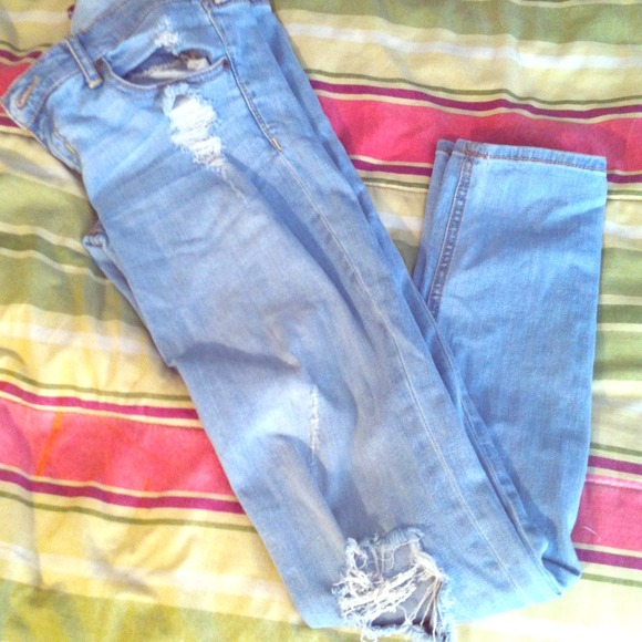 😁TRADED😆 Hollister Distressed Skinny Jeans