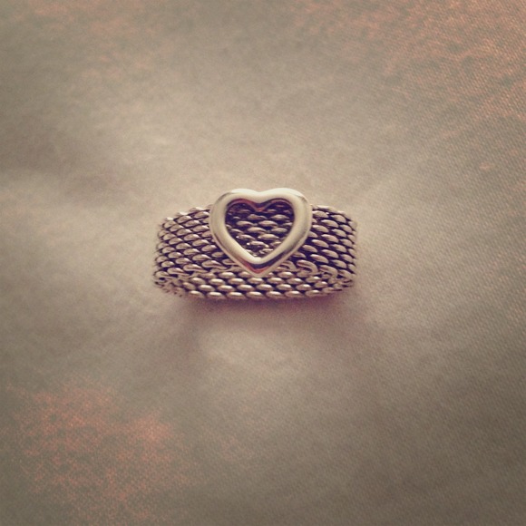🎉SOLD TO HONEYSA🎉 Tiffany & Co mesh heart ring
